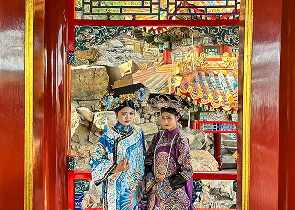 Taking Photos in Through the Wonderland