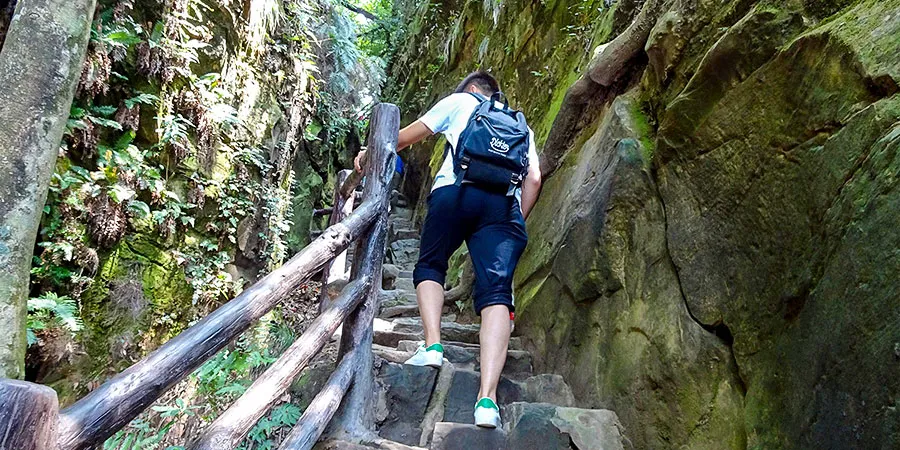 Tianzi Mountain Climbing