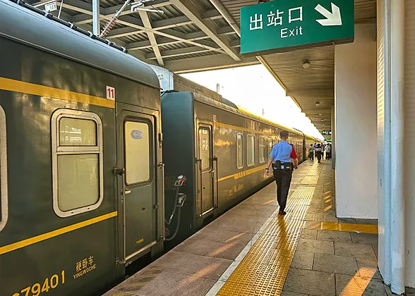 Train to Shanhaiguan