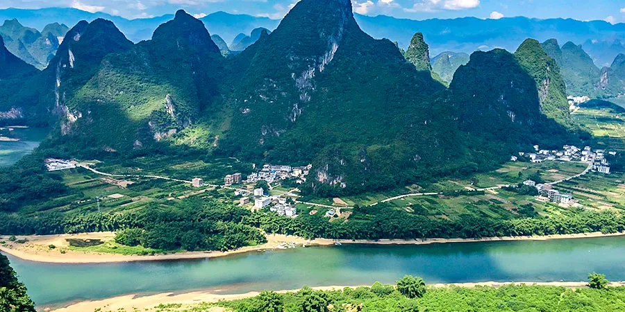 Still Lush Xianggong Mountain