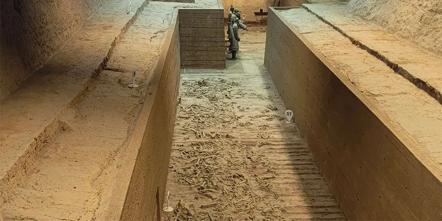 Back Chamber of Pit K0006