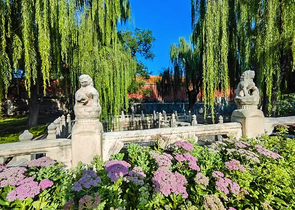 Stone Beasts of the Bridge