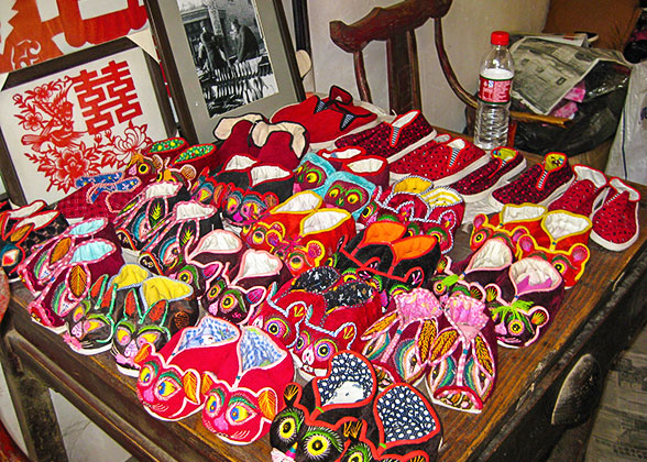 Cute Handmade Cloth Shoes, Yuanjiacun