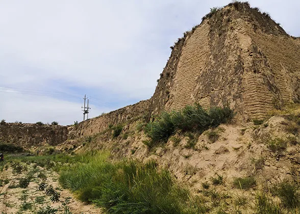 Collapsed Great Wall ruins