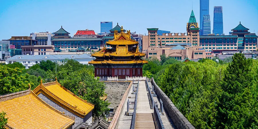 See the Tower on City Wall