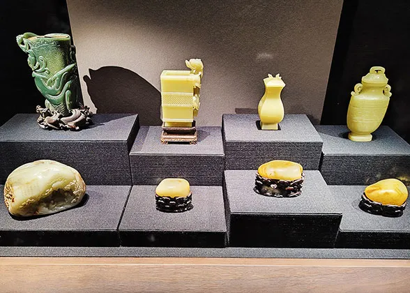 Various Jade Collected by Forbidden City