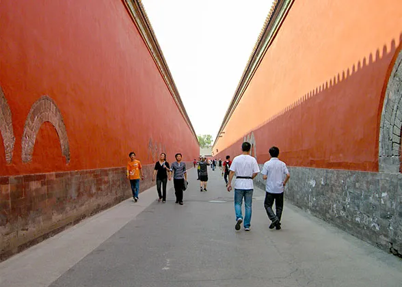 Retaining Arches on the Walls