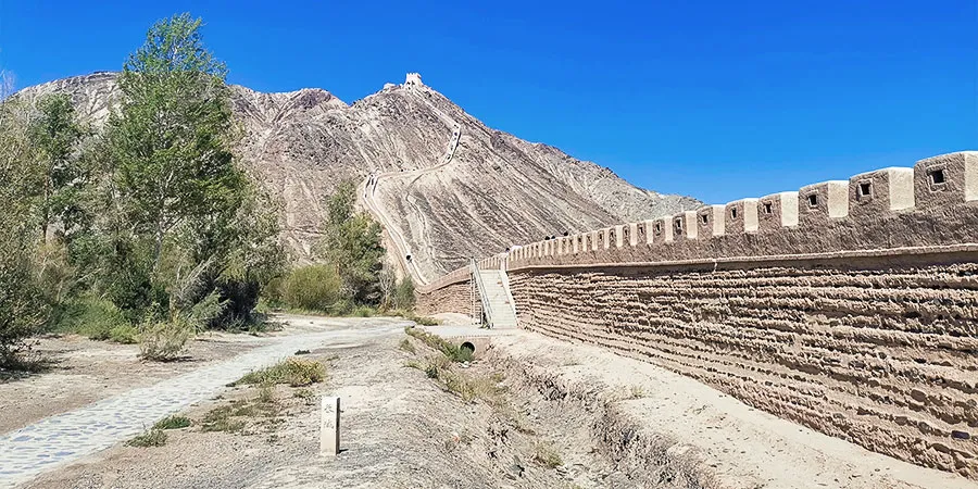 Great Wall along the Sick Road