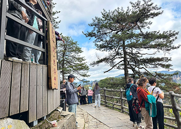 Visit Hallelujah Mountain in Sunny Weather