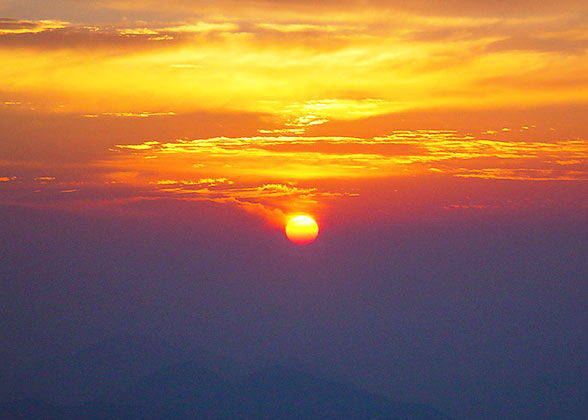 Sunrise above Huashan Mountain