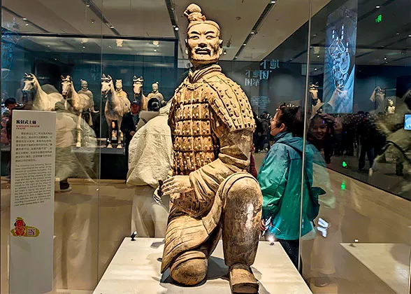 Kneeling Archer unearthed from Pit 2