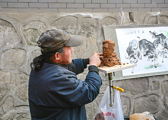 An Artisan Making Clay Sculpture, Beijing Liulichang Culture Street