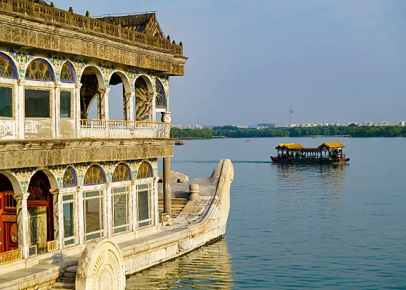 Marble Boat VS Real Boat