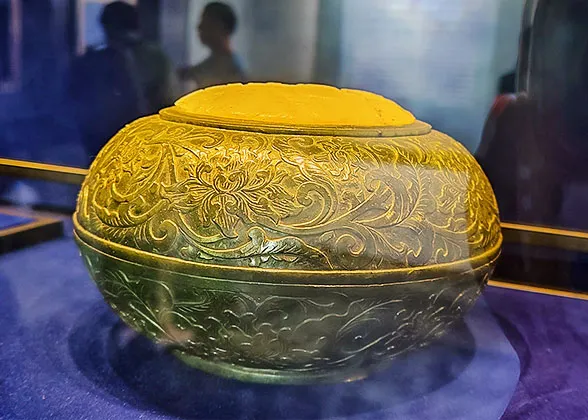 Round Jade Box