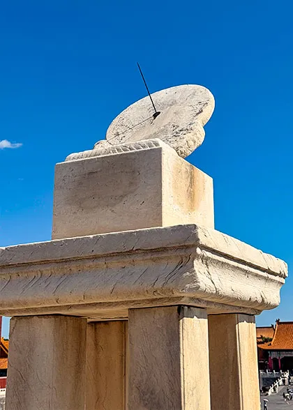 A Close View to the Sundial