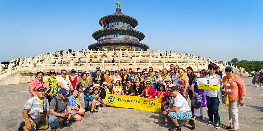 Tourists at Hall of Prayer for Good Harvests, Temple of Heaven