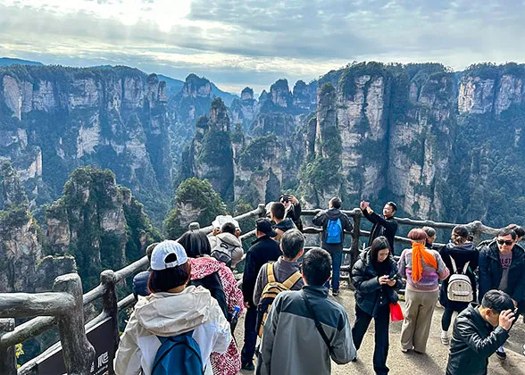 Crowds on Viewing Platform of Yuanjiajie