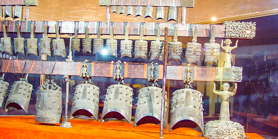 Chime Bells as a Large Instrument