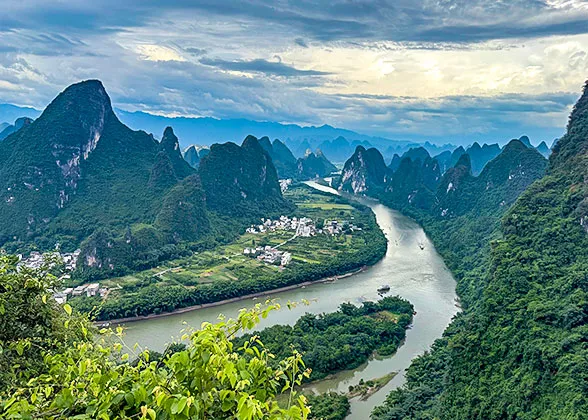 Misty Xianggong Mountain