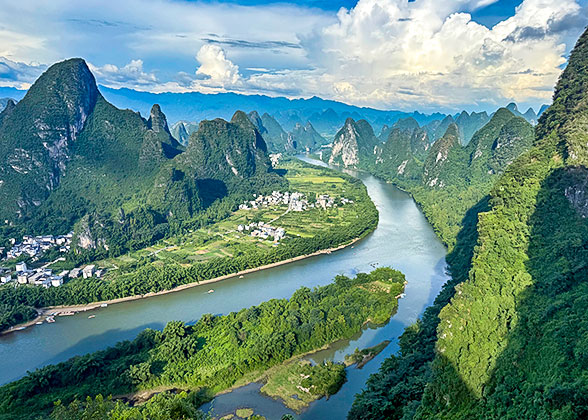 Stunning View at Xianggong Mountain