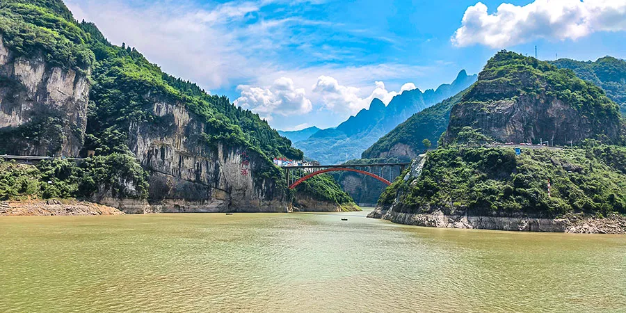 Xiling Gorge along Yangtze River