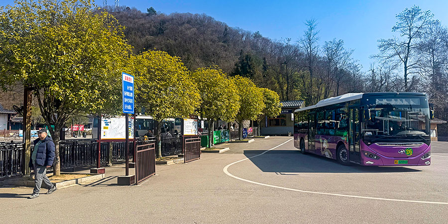 Get on Eco-bus at Yangjiajie Station