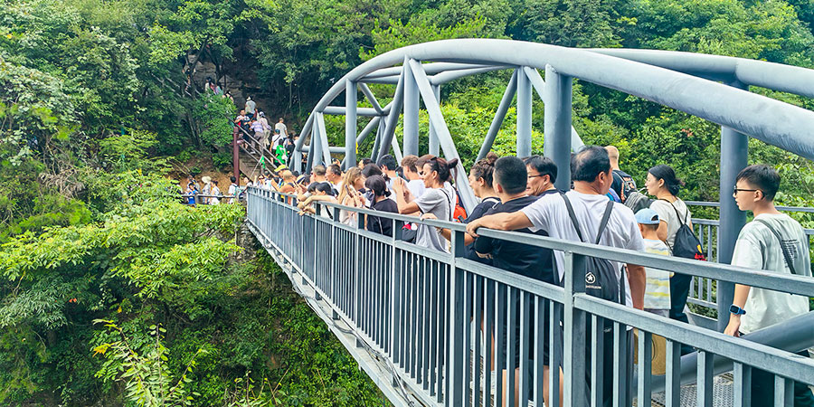 Heart to Heart Bridge to See Hallelujah Mountain in Yuanjiajie