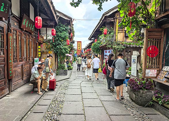 Attractive Ancient Town in Chengdu Attractive Ancient Town in Chengdu