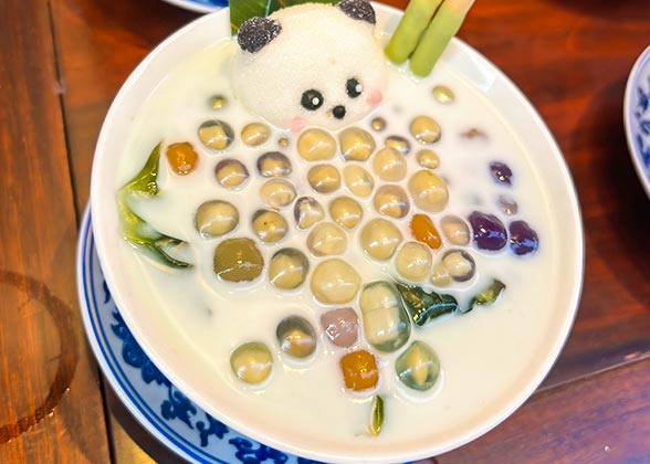 Panda-themed Creative Dessert