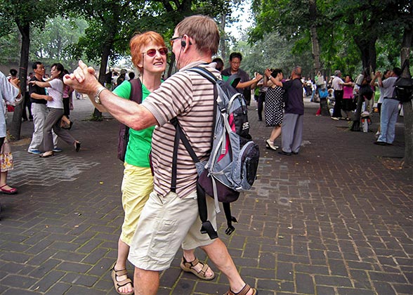 Enjoy Dance in Chengdu People's Park