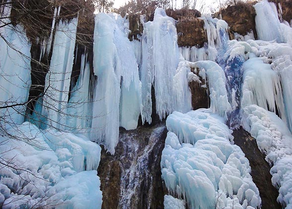 Unique Blue Ice of Jiuzhaigou Unique Blue Ice of Jiuzhaigou