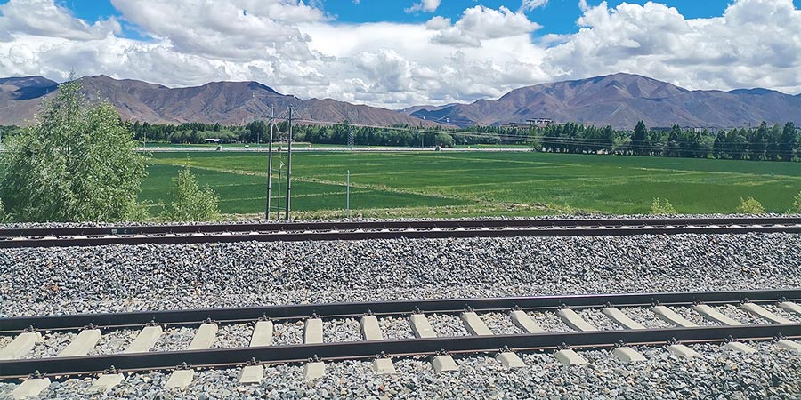The Scene Along Qinghai-Tibet Railway The Scene Along Qinghai-Tibet Railway