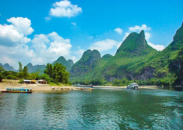 Solitary Beauty Peak and Jingjiang Prince City