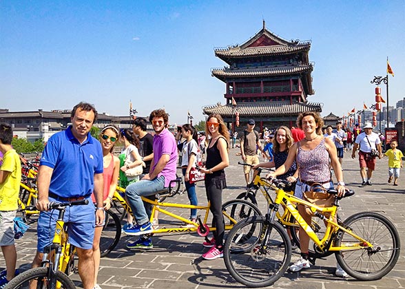Cycling on Xi'an City Wall Cycling on Xi'an City Wall