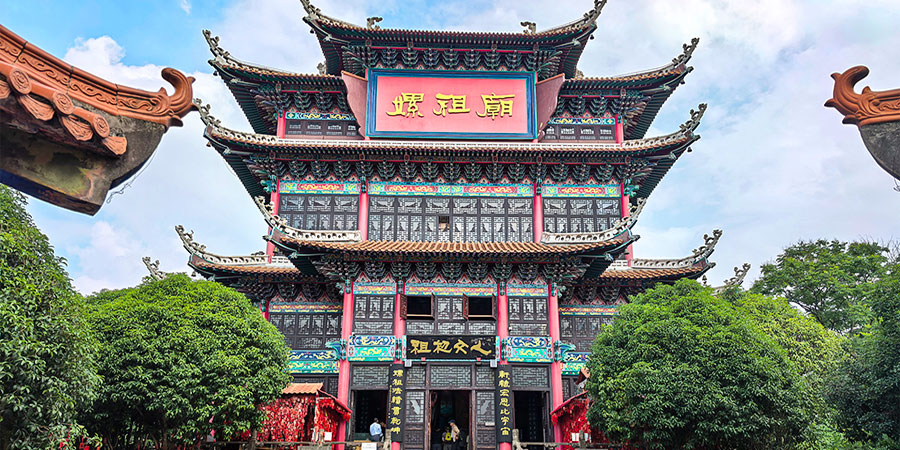 Luozu Temple Luozu Temple in Yichang