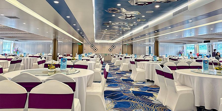 The Restaurant on Yangtze River Cruiseship