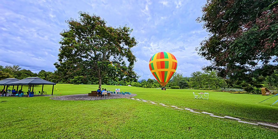 Stunning View at Tropical Botanical Garden Stunning View at Tropical Botanical Garden
