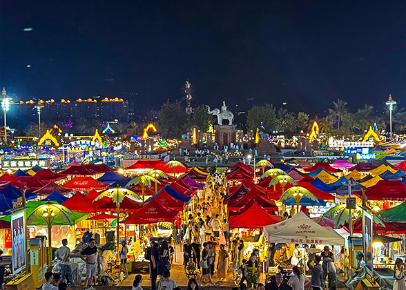 Busy Night Market in January in Xishuangbanna