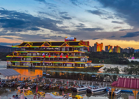 Stunning Sunset Scene in Xishuangbanna Stunning Sunset Scene in Xishuangbanna