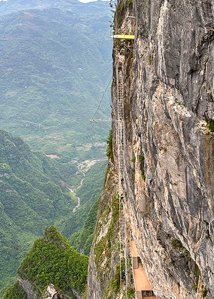 Sky Ladder at Seven Star Mountain, Zhangjiajie Sky Ladder at Seven Star Mountain, Zhangjiajie