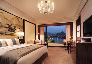 Deluxe Riverview Room