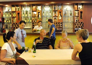 Bar Bar